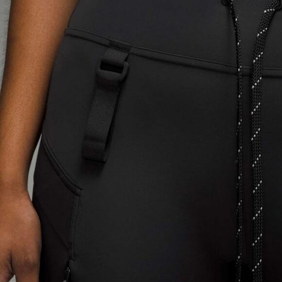 NWT Lululemon Athletica Black Cargo Super-High-Rise Hiking Tights 25". - Picture 6 of 10